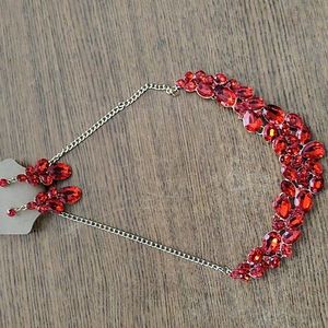 Cluster red necklace set